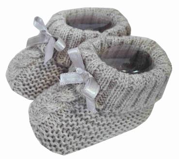 Babyschuh Strickschuh mit Zopfmuster und Umschlag-1