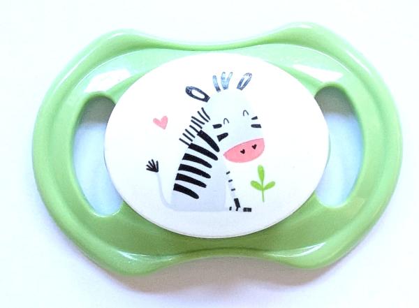 Schnuller apfelgrün - weiß mit Zebra SPEZIALVERSCHLUSS!PEZIALVERSCHLUSS!Otter SPEZIALVERSCHLUSS!